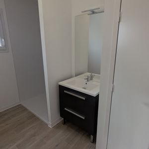 Location Appartement 3 pièces 68m² DOMPIERRE SUR MER 17139 - Photo 3