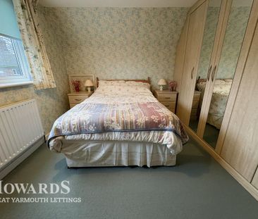 3 bedroom semi-detached bungalow to rent - Photo 4