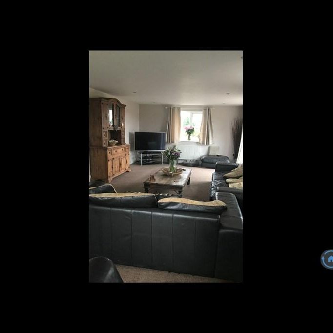 4 bedroom bungalow to rent - Photo 1