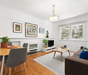 MODERN ART DECO TWO BEDROOM GEM WITH DUAL BALCONIES! - Photo 1