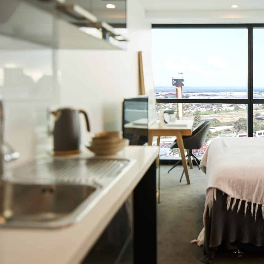 Beautiful Studio apartment in the heart of Manukau City - Photo 1