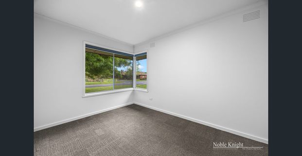 Easy Living - Photo 1