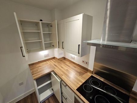 2 bedroom terraced house to rent - Photo 3