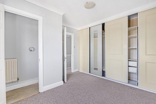 Oakfield Close, Potters Bar - Photo 1