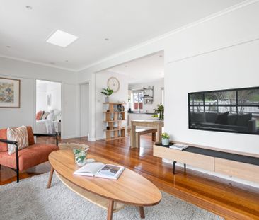 Leafy Serenity with Everything Nearby - Photo 5