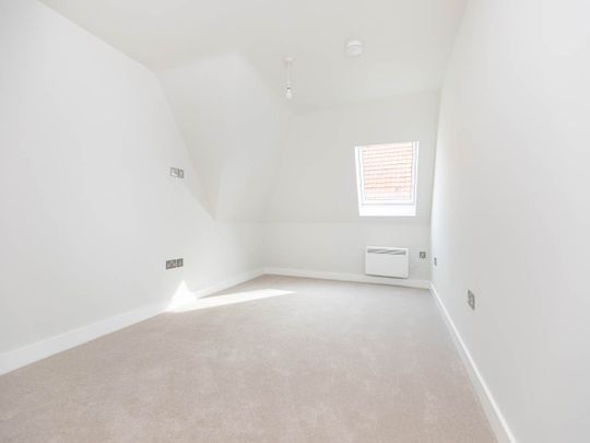 2 bed apartment to rent in Danecourt Road, Parkstone, BH14 - Photo 1