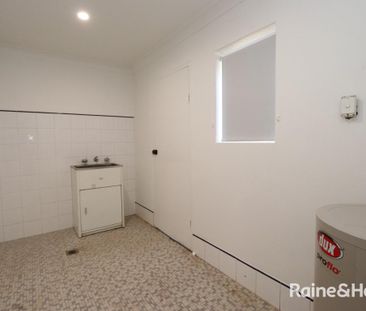 2 Bedroom Unit Close to the RSL Club & IGA - Available 23.12.2025 - Photo 6