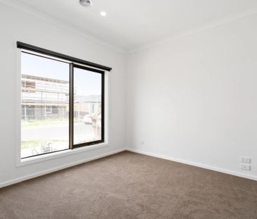 Low-Maintenance Family Home in Prime Location - Photo 1