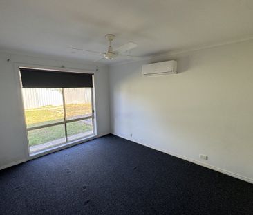 Low Maintenance 3 Bedroom Home - Photo 3