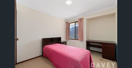 Low Maintenance Duplex, Available in Sought After Location! - Photo 4