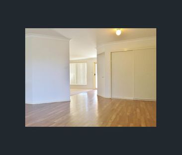 Well Presented 3 Bedroom Brick Home Conveniently located close to l... - Photo 2