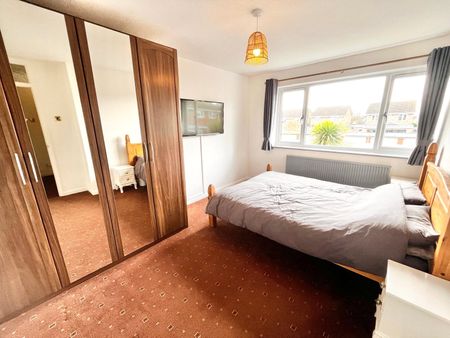 Aylesbeare, Shoeburyness, Southend-on-Sea, Essex, SS3 8AE - Photo 5