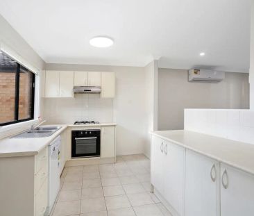“Sunny 3 Bedroom Home” - Photo 2
