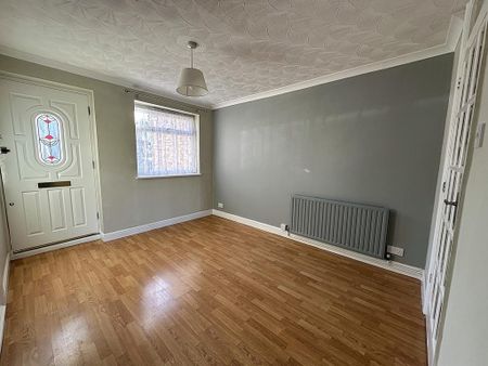 3 bedroom terraced house to rent - Photo 3