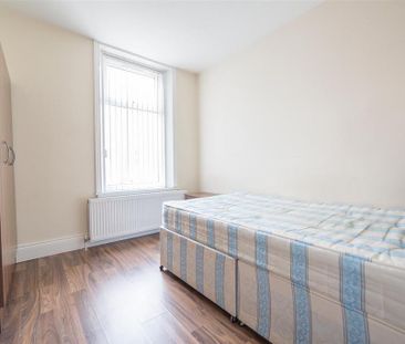 4 bedroom maisonette to rent - Photo 2