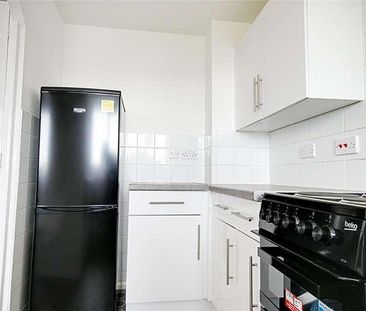 Dunnock Close, Enfield, London, N9 - Photo 1