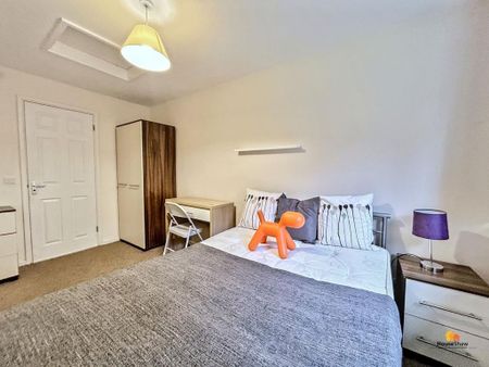 1 bedroom in a house share to rent - Photo 2