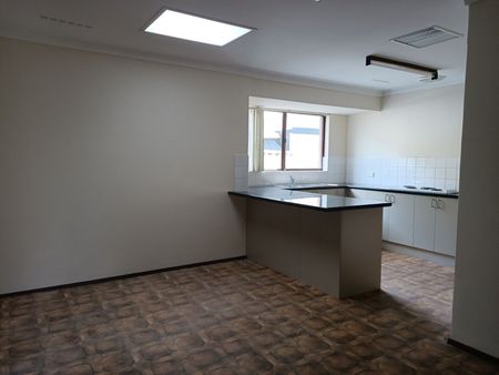 ROSSMOYNE HIGH SCHOOL ZONE! - Photo 3