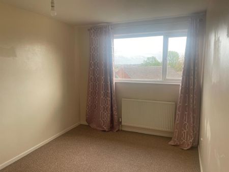 3 bedroom end of terrace house to rent - Photo 3