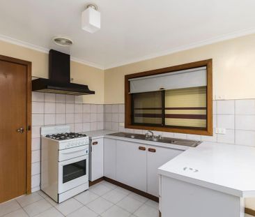 Perfectly Positioned Unit in the Heart of Coburg - Photo 4