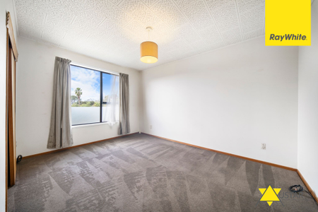 47 Reynella Drive, Massey - Photo 3