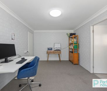 9 Yarmouth Parade, TAMWORTH NSW 2340 - Photo 5