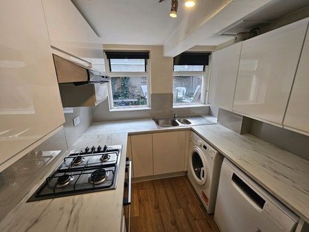 Room in a Shared Flat, Garratt Terrace, SW17 - Photo 2