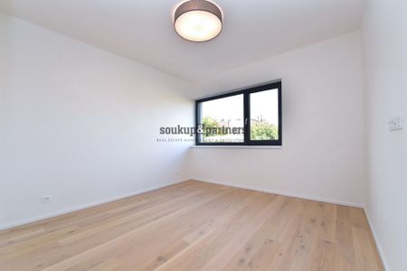 Pronájem rodinného domu 220 m², V Hájích, Praha - Photo 2