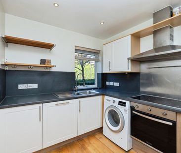 2 Bed Flat, Mill Pond Close, SW8 - Photo 6