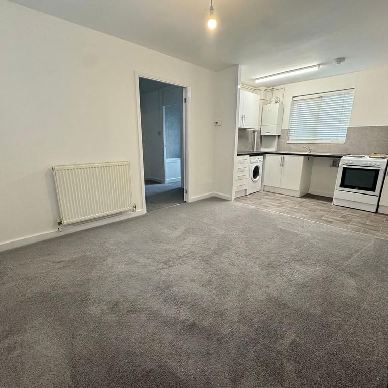 1 bedroom semi-detached house to rent - Photo 1