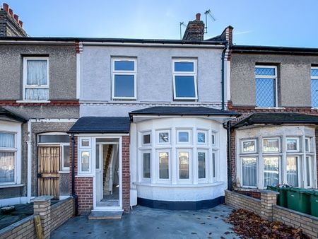 4 Bed Terraced House, Ripple Road, IG11 - Photo 5