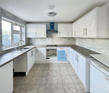 4 bedroom terraced house to rent - Photo 1