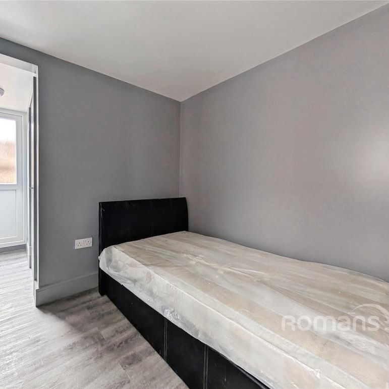 1 bedroom in a house share to rent - Photo 1