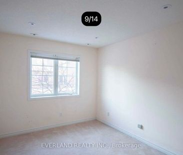 Condo Townhouse For Lease | N8128902 - Photo 2