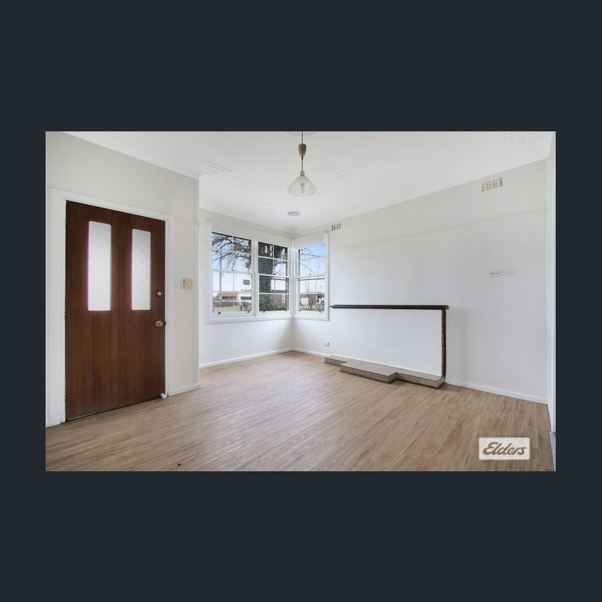 Charming Cottage Style Home. - Photo 1