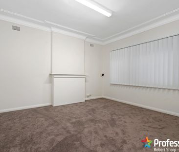 CLOSE TO SHOPPING CENTRE - Photo 1