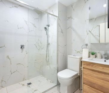 3 Bedroom Apartment - Photo 2