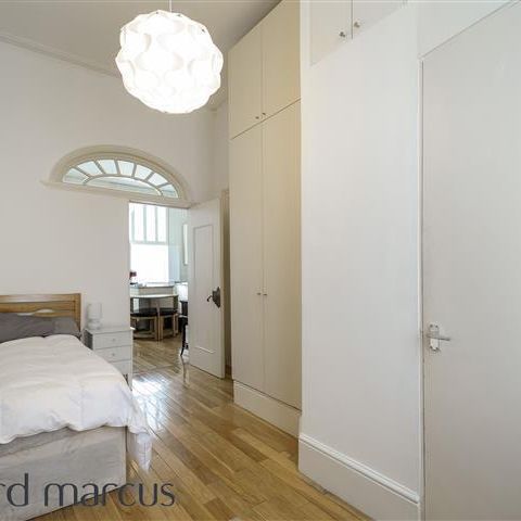Finborough Road, Chelsea - Photo 1