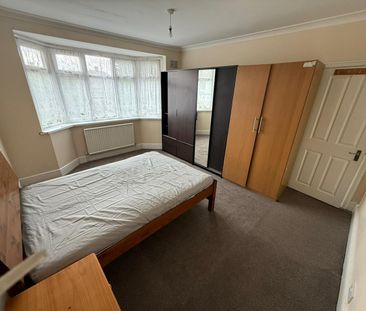 3 Bed Semi-Detached House, Norton Road, HA0 - Photo 6