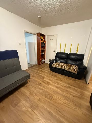 3 Bed Terraced House, The Bye Way, HA3 - Photo 2