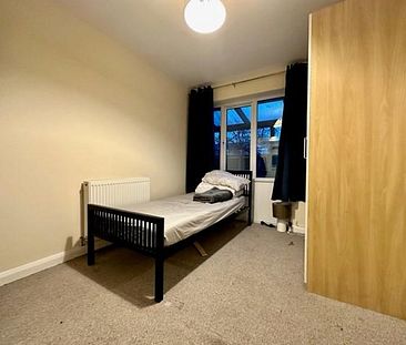 1 bedroom in a house share to rent - Photo 5