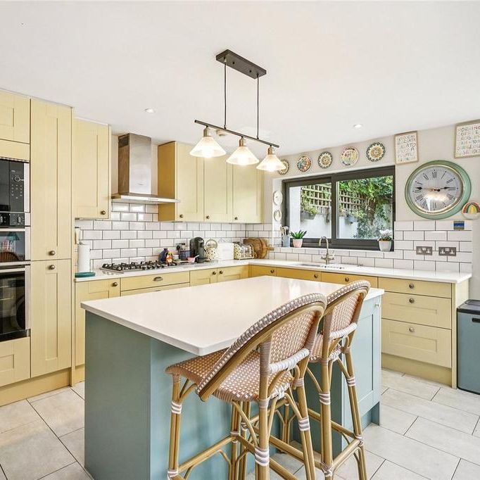 4 bedroom terraced house to rent - Photo 1