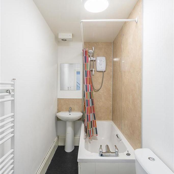 5 bedroom maisonette to rent - Photo 1