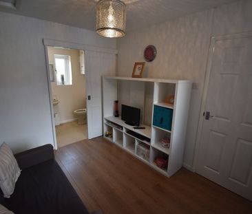 Southlands, Basingstoke - Photo 6