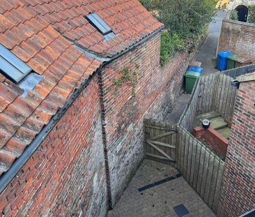 2 bedroom terraced house to rent - Photo 3