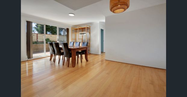 Spacious Ground Floor Apartment in Convenient Hurstville Location - Photo 1