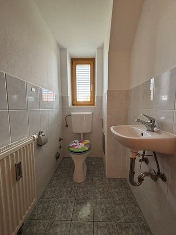 Lichtdurchflutete 3-Zimmer-Wohnung mit Balkon und Carportparkplatz - Photo 3