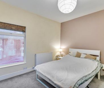 2 bedroom terraced house to rent - Photo 3