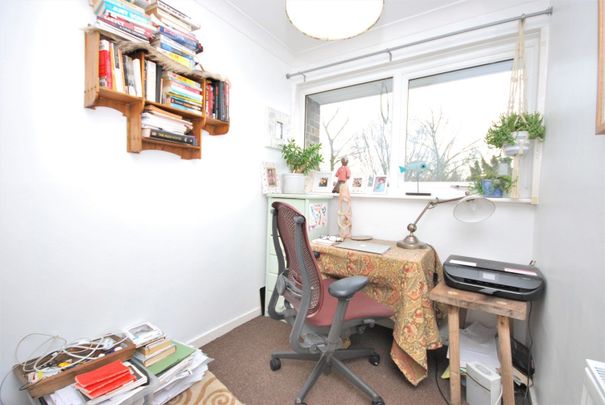 Half Moon Lane, London, SE24 - Photo 1