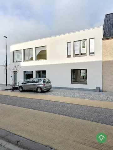 Volledig gerenoveerd gelijkvloers appartement in nostalgische ligging – De Mokker, Koekelare - Photo 2